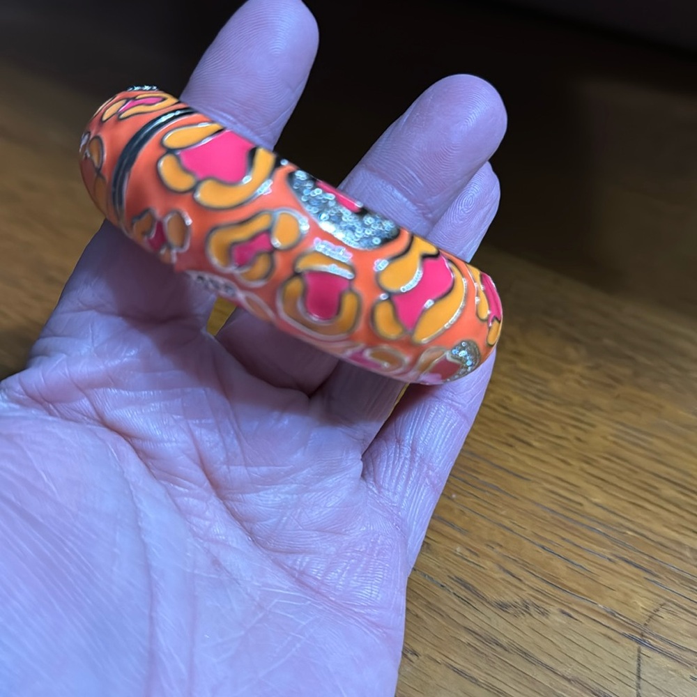 Bangle bracelet